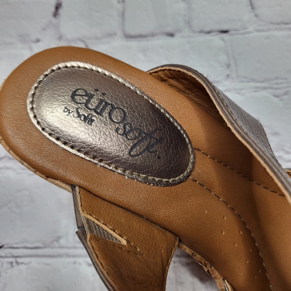 Eurosoft by Sofft Wedge Sandal with Cork Heel and Metallic Upper Size 7 - Picture 10 of 15